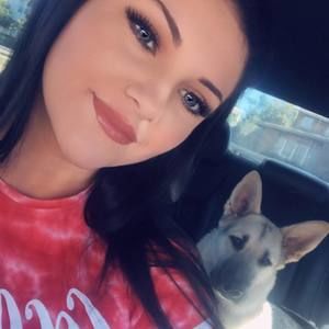 Meet your Posher, Mckenzie